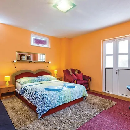 5 Bedroom Gorgeous In