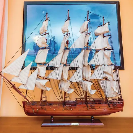 5 Bedroom Gorgeous In *