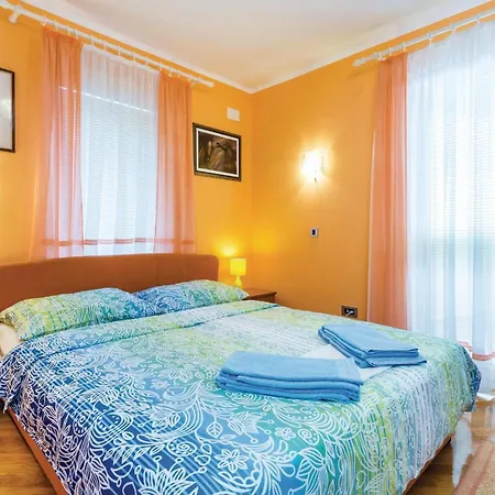 5 Bedroom Gorgeous In בית נופש *