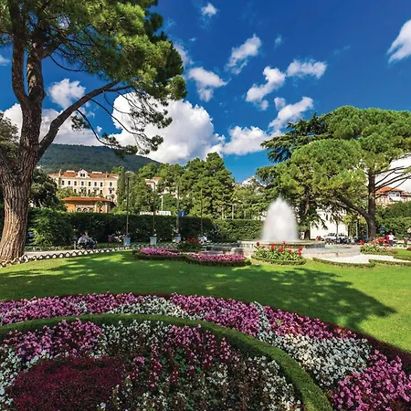 בית נופש 5 Bedroom Gorgeous In