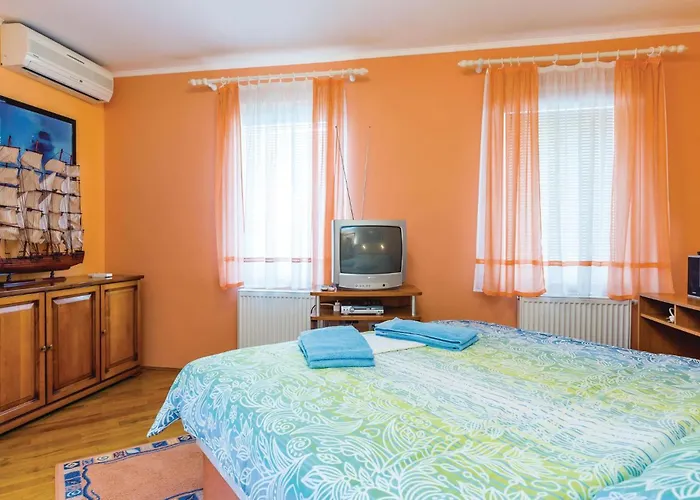 5 Bedroom Gorgeous In Feriehus