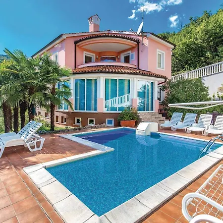 5 Bedroom Gorgeous In Holiday home *