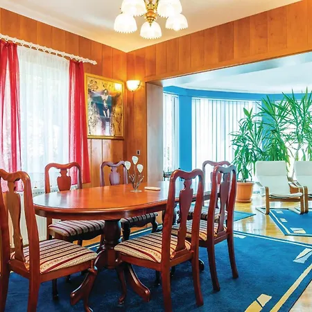 Vikendica 5 Bedroom Gorgeous In Opatija