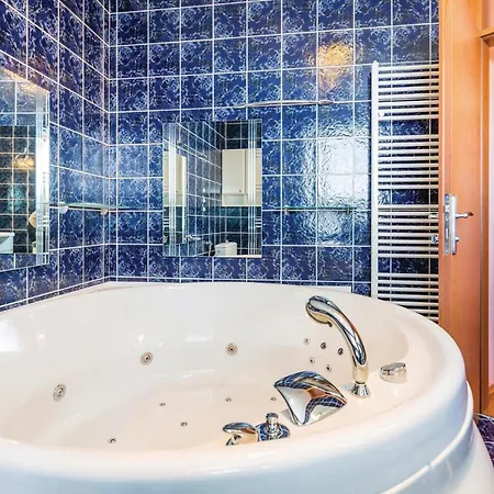 度假居 5 Bedroom Gorgeous In 奥帕提亚