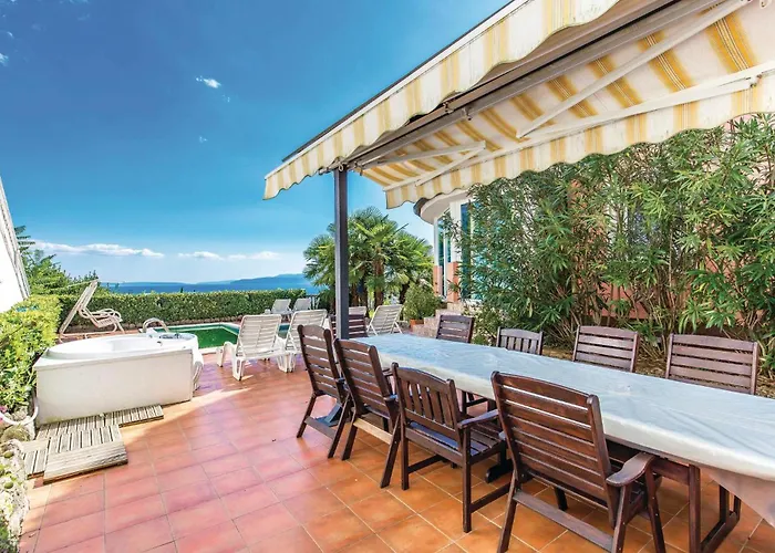 Дом отдыха 5 Bedroom Gorgeous In *