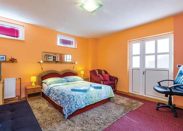 5 Bedroom Gorgeous In