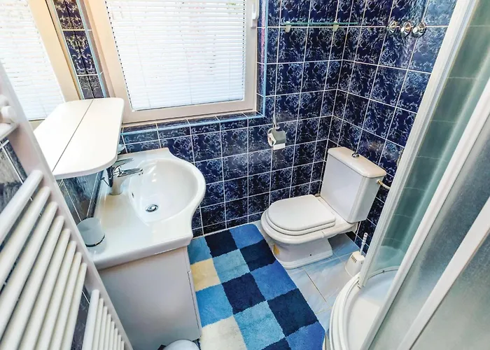 5 Bedroom Gorgeous In *