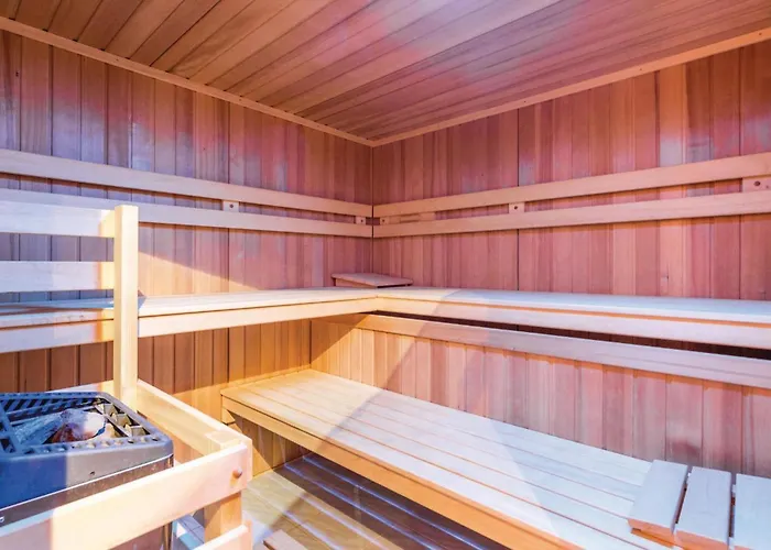 Дом отдыха 5 Bedroom Gorgeous In