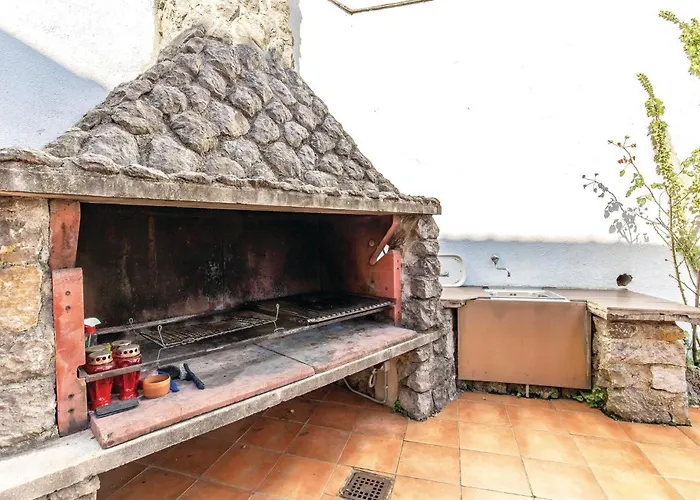 5 Bedroom Gorgeous In *