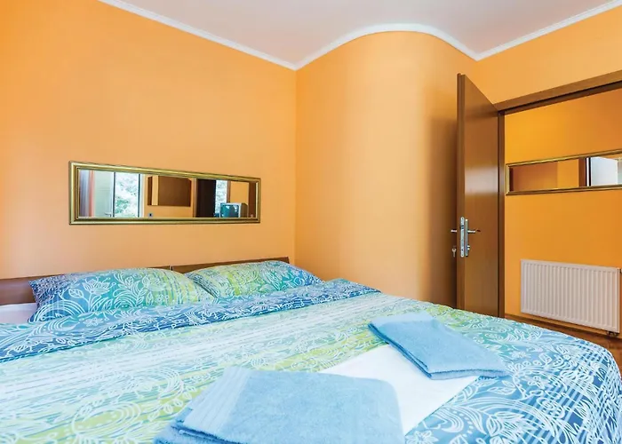 5 Bedroom Gorgeous In * 오파티아