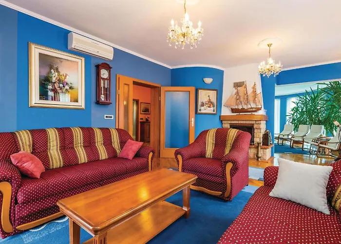 5 Bedroom Gorgeous In 펜션 오파티아